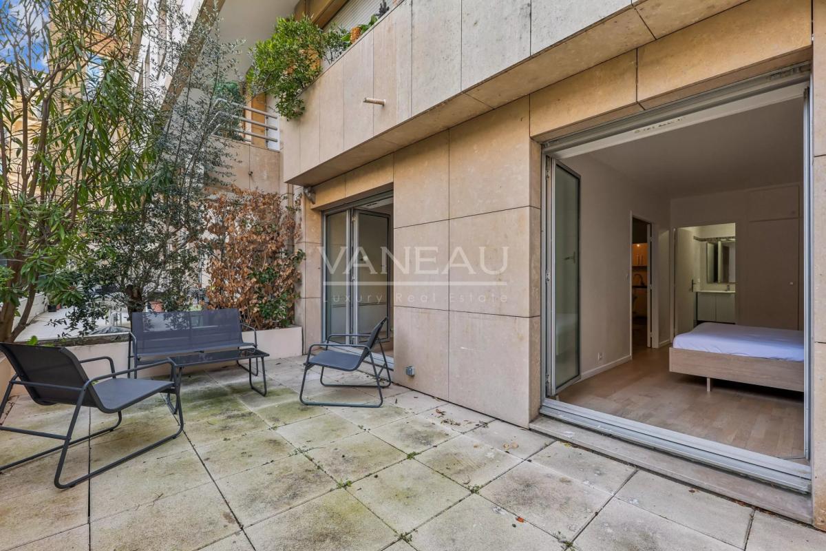 Paris XVIe - Muette - Rez de Jardin au calme absolu.