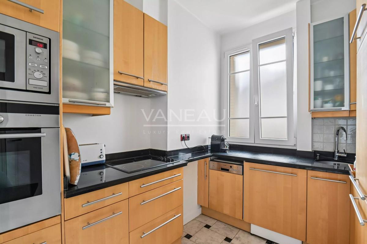 NEUILLY SUR SEINE - Exclusivité - Charme de l’ancien.