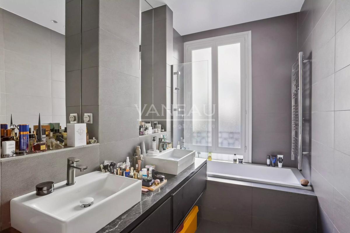 Paris XVIe - Porte Dauphine - Appartement familial entièrement r