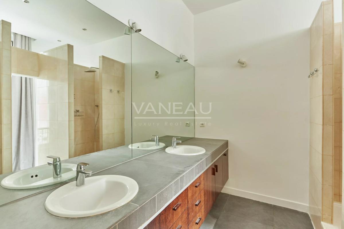 Paris VIIIe -Champs Elysées Alma Marceau - Appartement de Récept