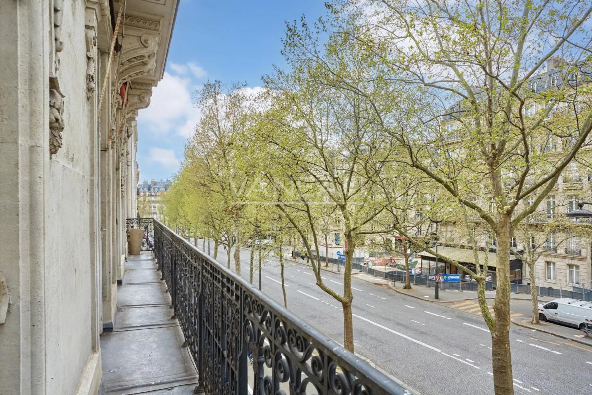 Paris VIIIe -Champs Elysées Alma Marceau - Appartement de Récept