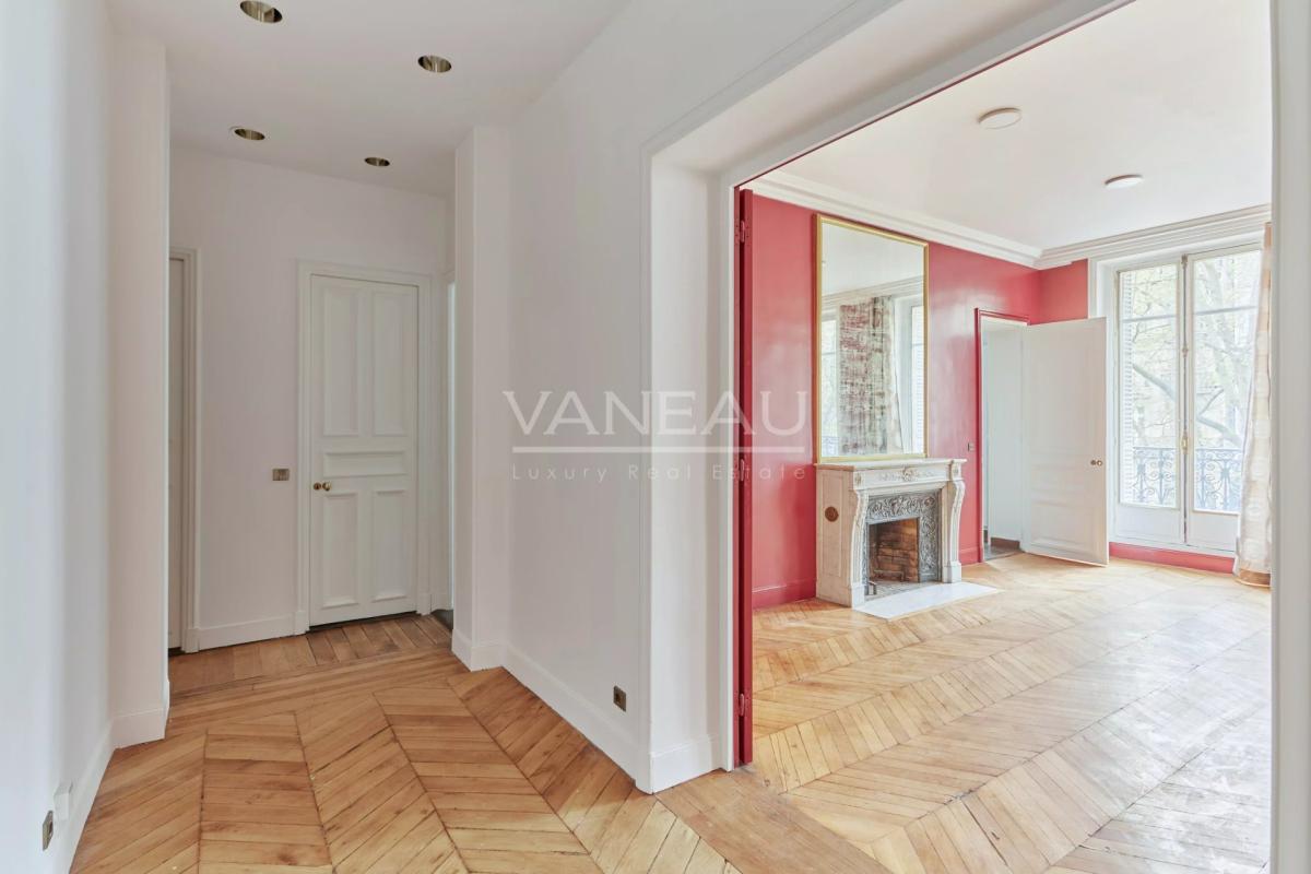 Paris VIIIe -Champs Elysées Alma Marceau - Appartement de Récept