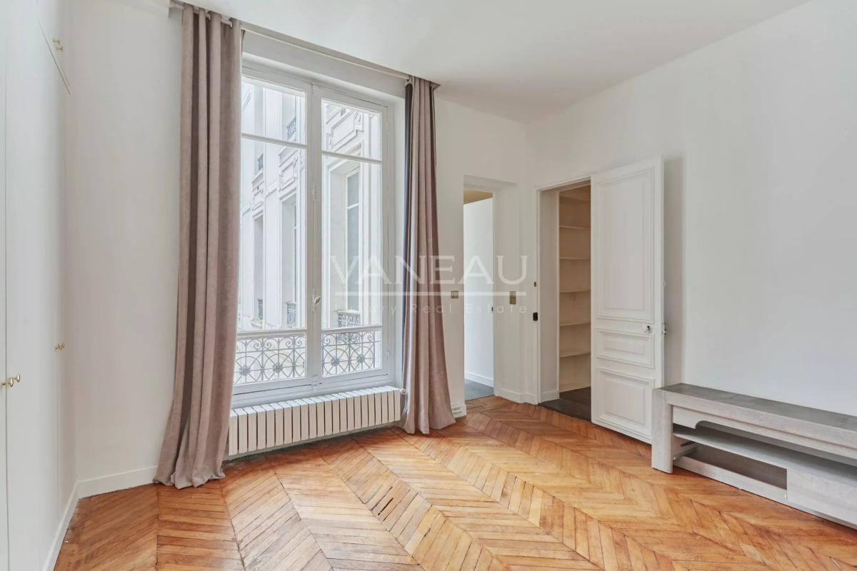 Paris VIIIe -Champs Elysées Alma Marceau - Appartement de Récept