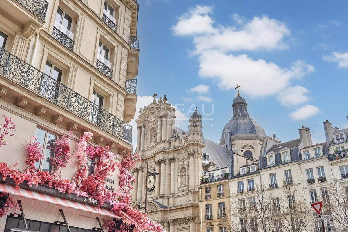Paris IVe - Saint Paul - Deux pièces dernier étage ascenseur balcon