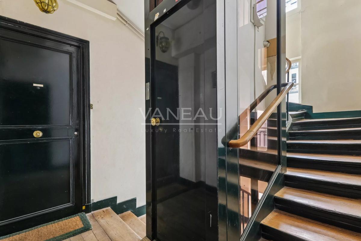 PARIS VIIe - quartier des antiquaires - 2 chambres