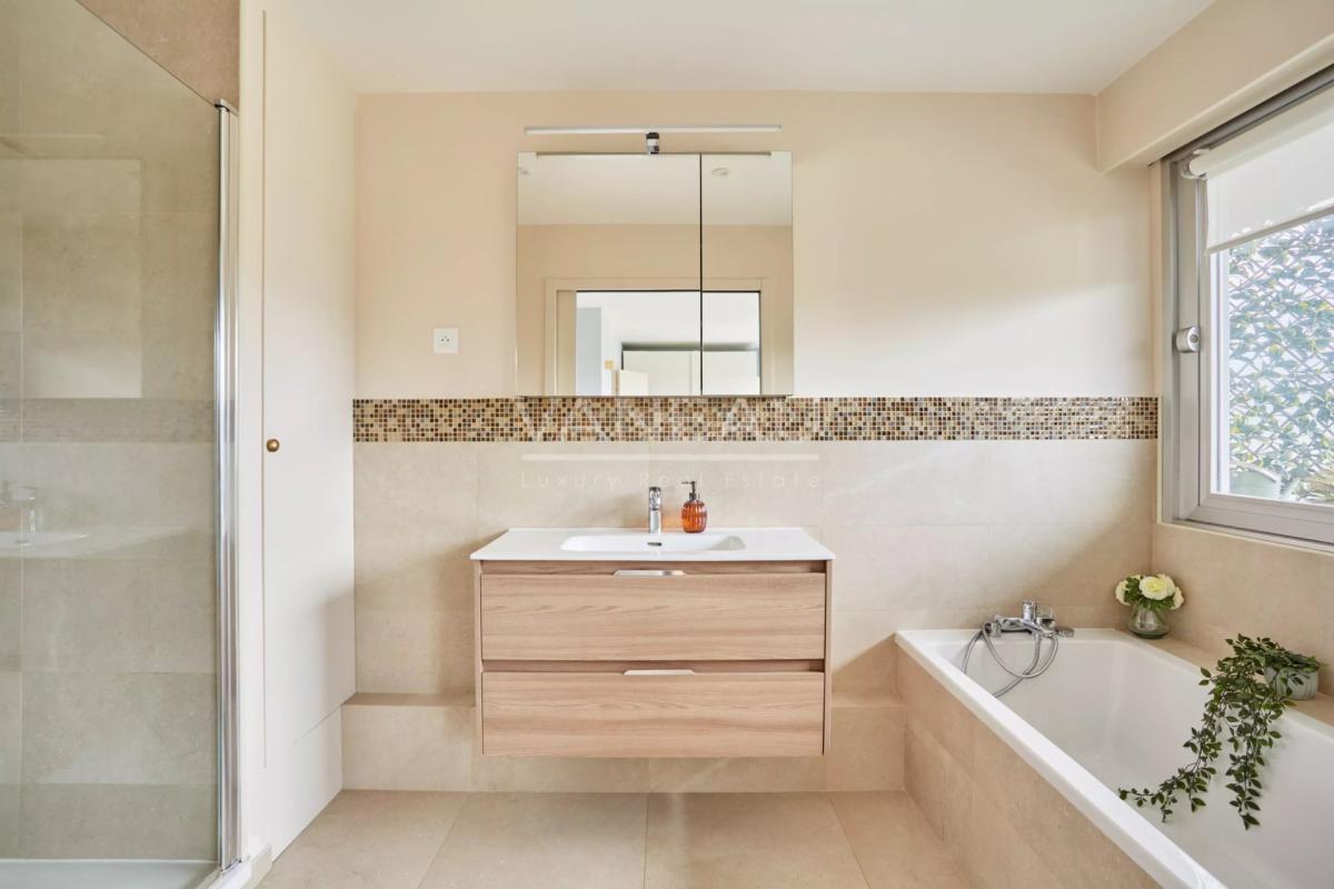 Neuilly - Duplex d’exception - Vue Seine, à proximité des commer