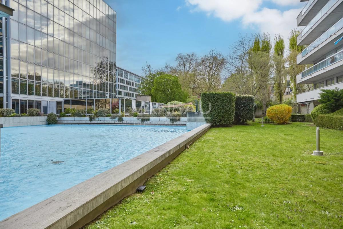 Neuilly - Duplex d’exception - Vue Seine, à proximité des commer