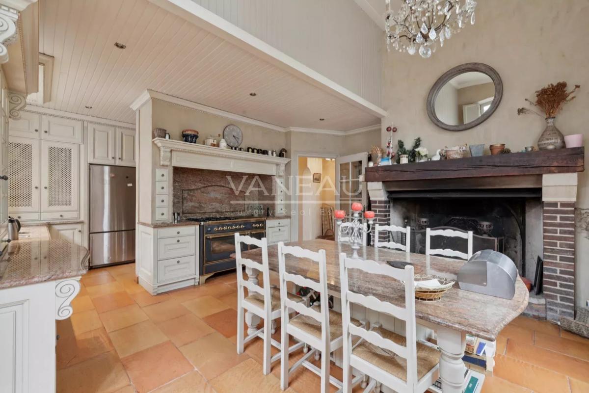 Évreux (27) - Magnifique propriété. Domaine sur parc arboré de 2