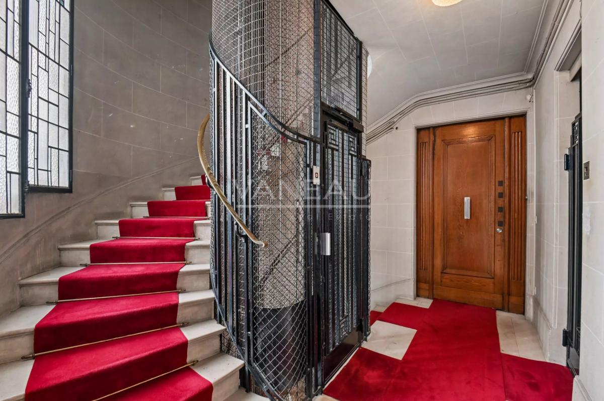 NEUILLY SUR SEINE - Exclusivité - Charme de l’ancien.