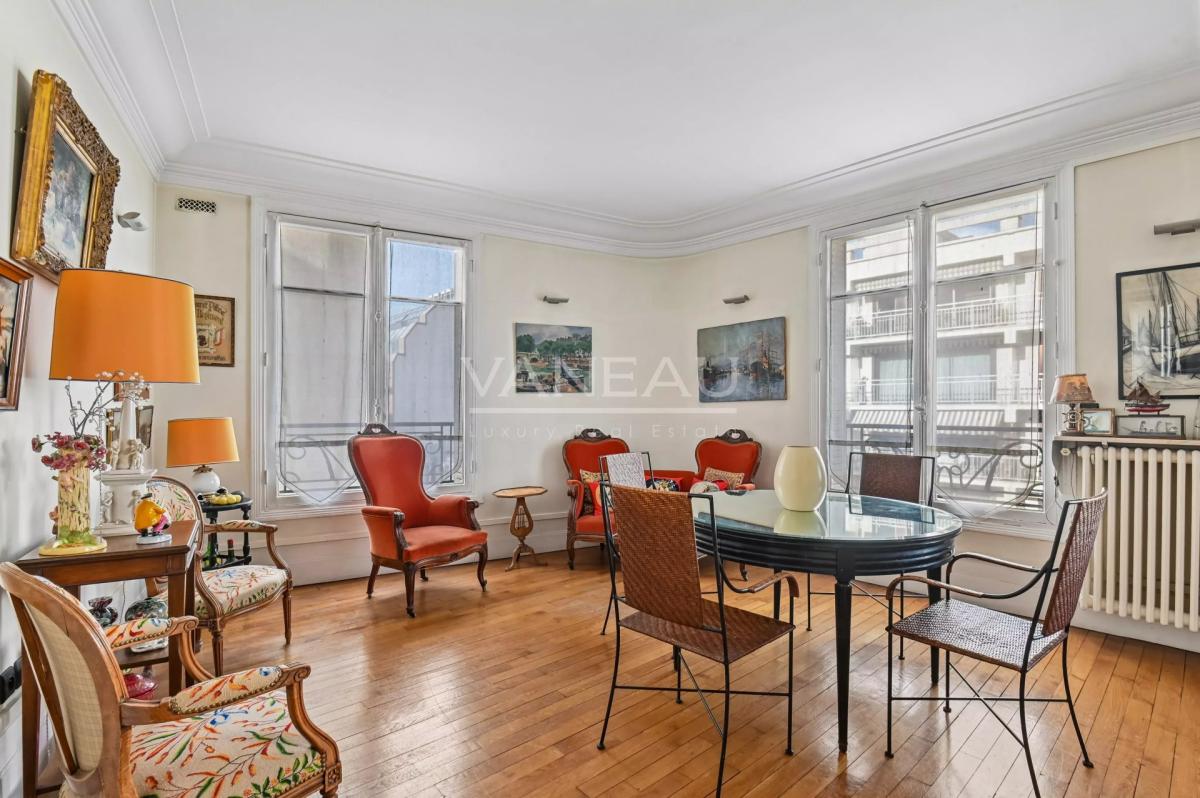 NEUILLY SUR SEINE - Exclusivité - Charme de l’ancien.