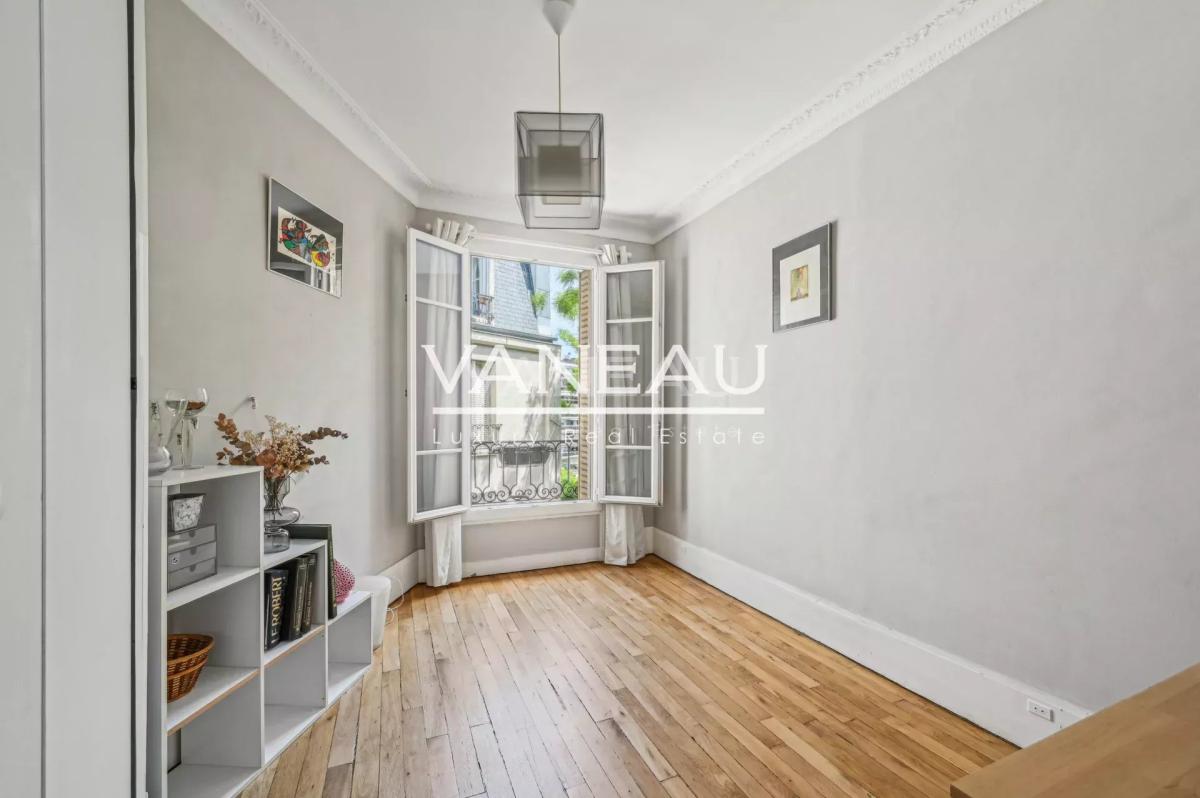 DUPLEX MEUBLÉ - PARIS XV