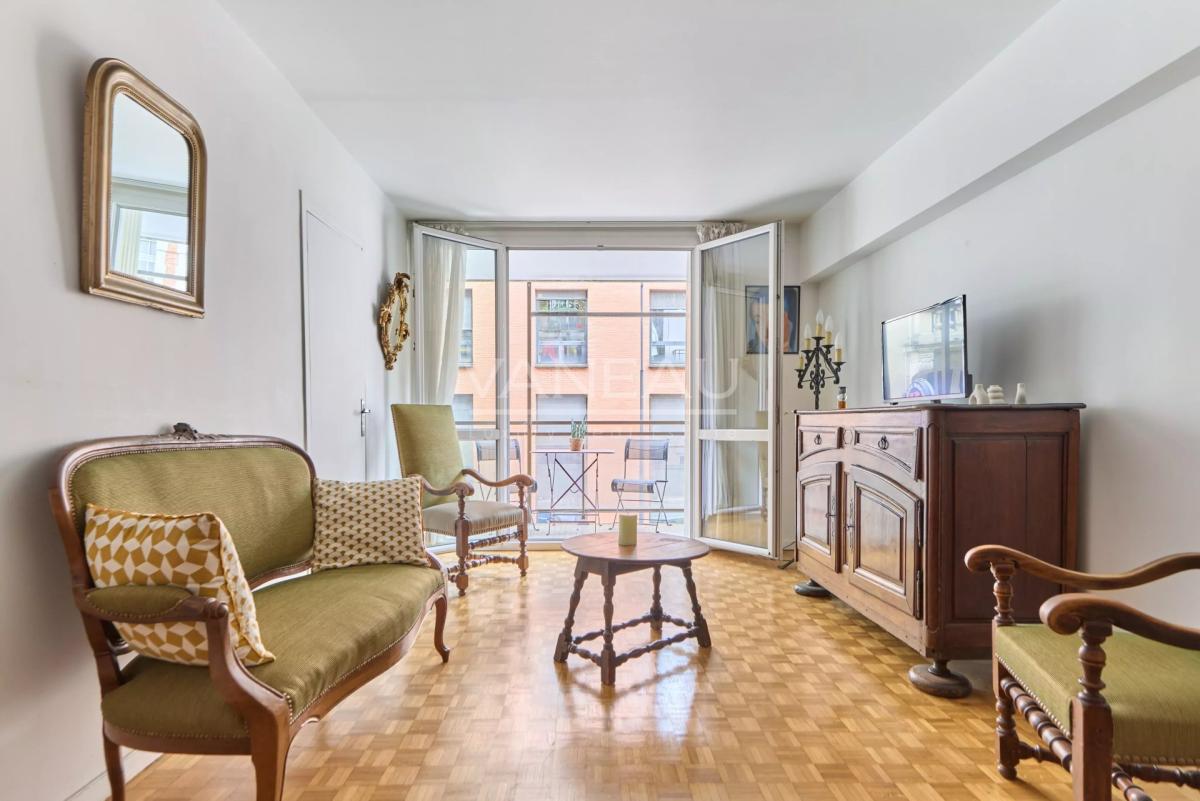 PARIS XVe - Volontaires : Appartement familial avec balcon