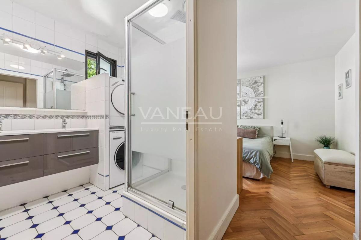 SURESNES - Appartement familial avec terrasse et balcon.