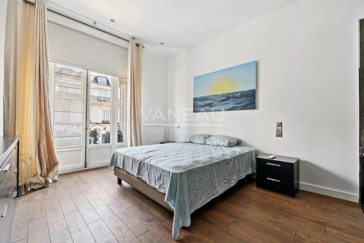 Paris VIII - Triangle d'or  - Quartier Saint Philippe du Roule