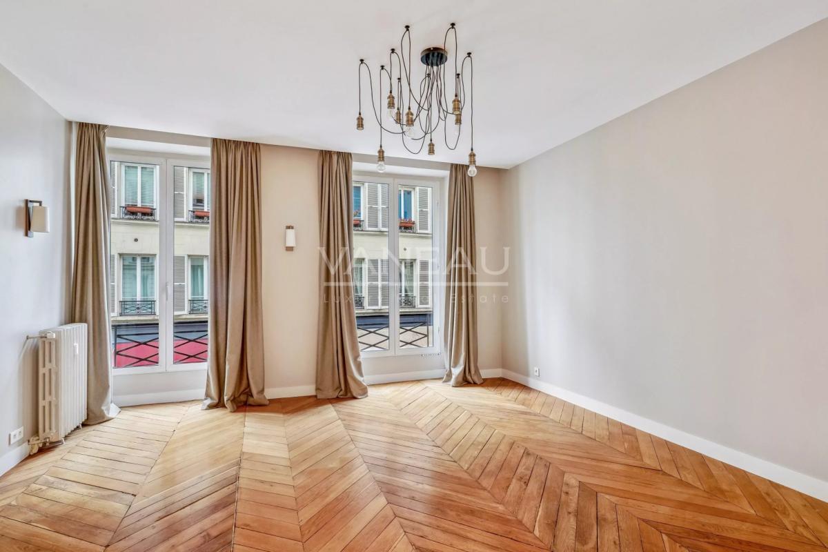 APPARTEMENT NON MEUBLÉ – PARIS 8ème – QUARTIER CHAMPS-ÉLYSÉES / 