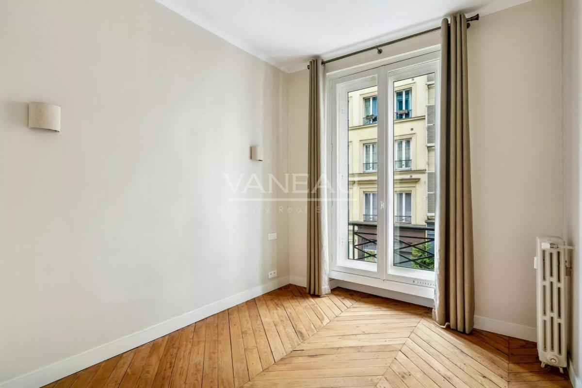 APPARTEMENT NON MEUBLÉ – PARIS 8ème – QUARTIER CHAMPS-ÉLYSÉES / 
