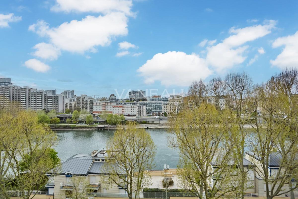 Neuilly - Duplex d’exception - Vue Seine, à proximité des commer