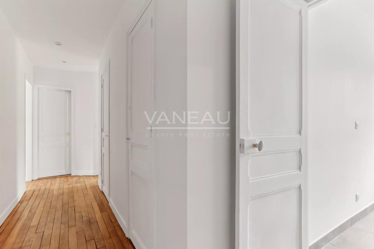 Meudon : Trois pièces refait à neuf,  sans vis à vis