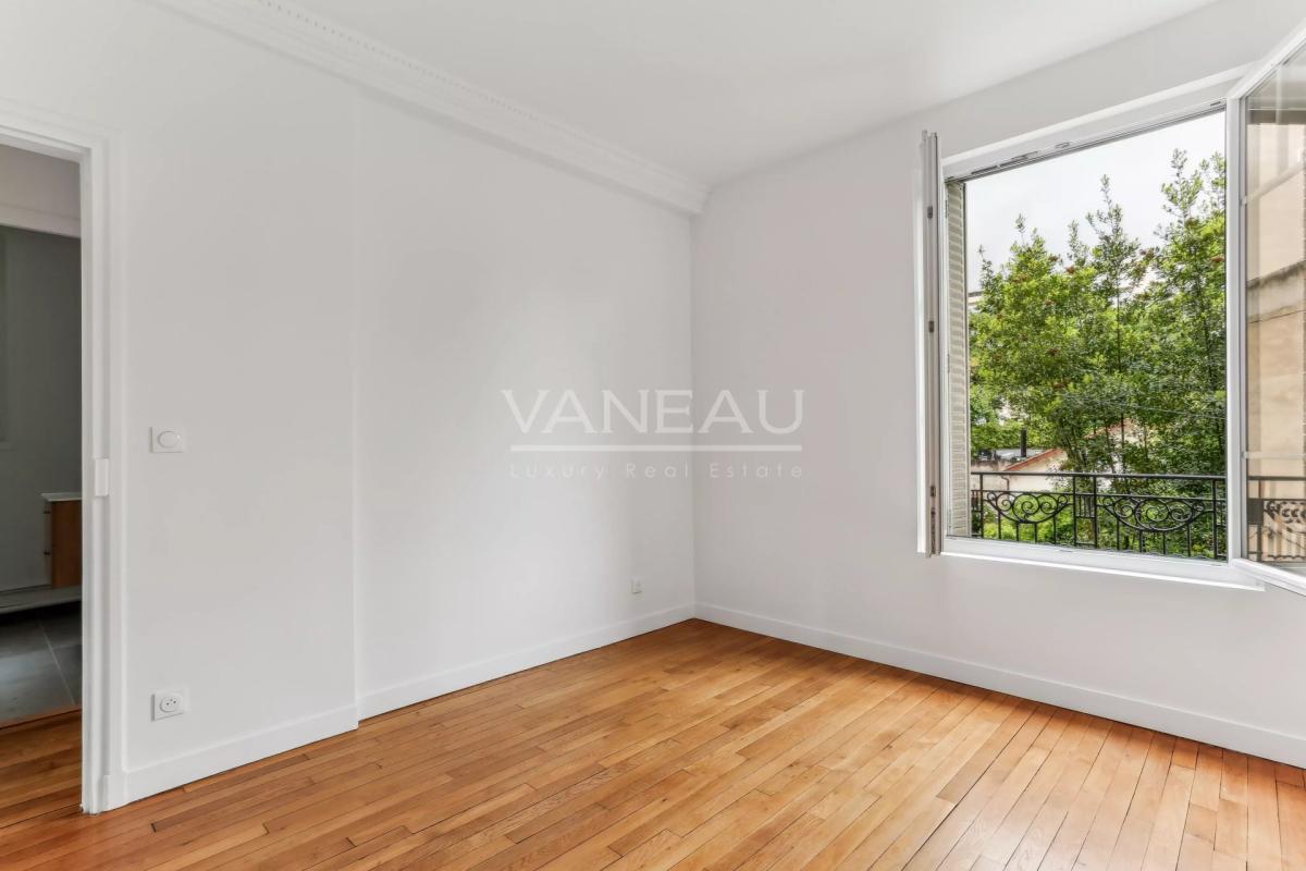 Meudon : Trois pièces refait à neuf,  sans vis à vis