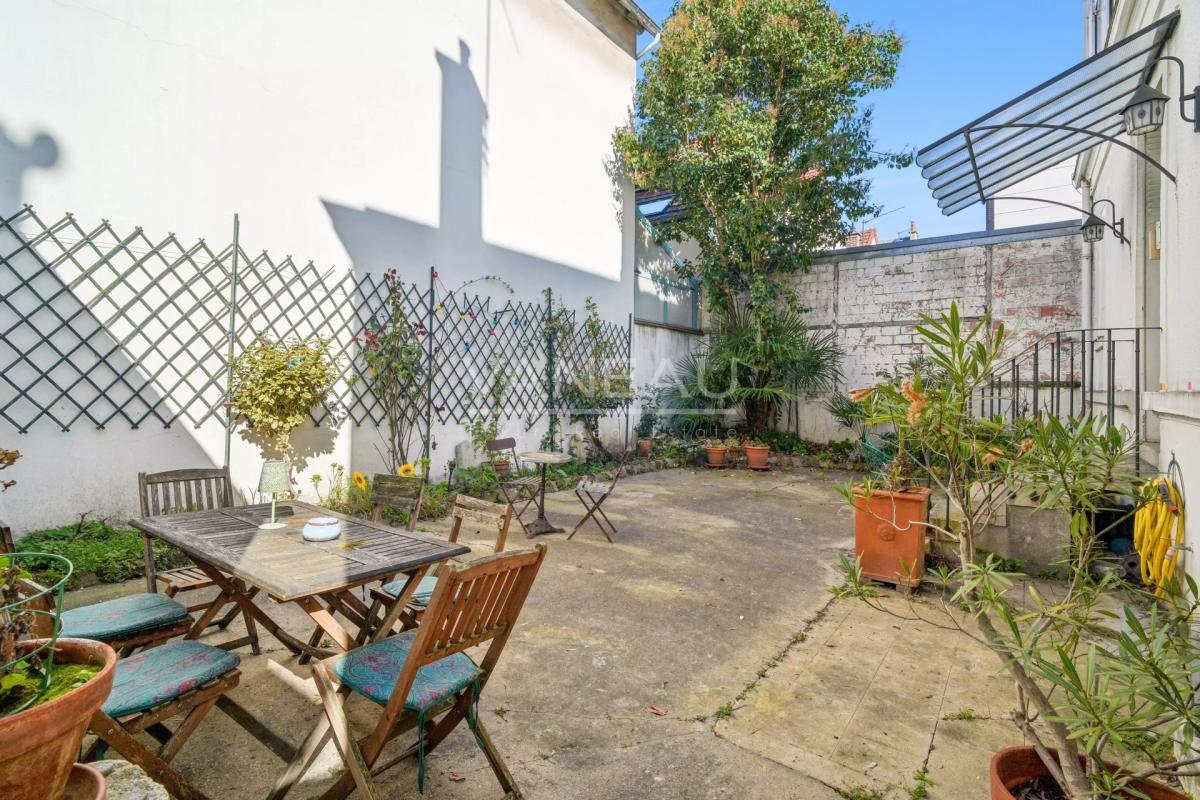 ASNIERES SUR SEINE - Hôtel particulier avec jardin