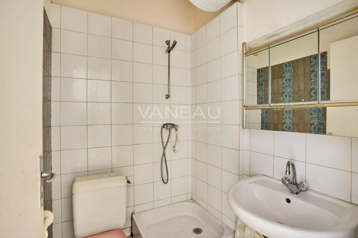 PARIS XVIe - Place Victor Hugo