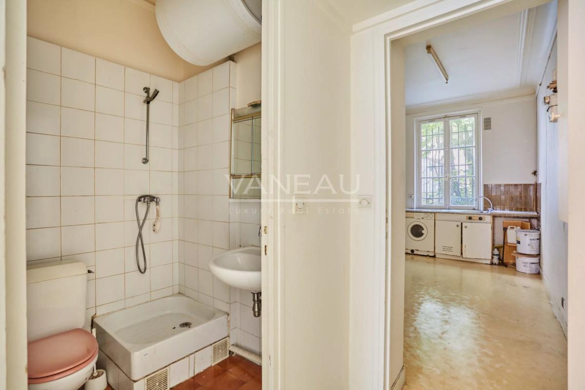 PARIS XVIe - Place Victor Hugo