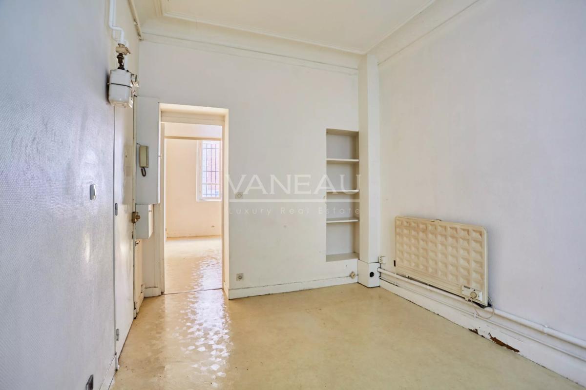 PARIS XVIe - Place Victor Hugo