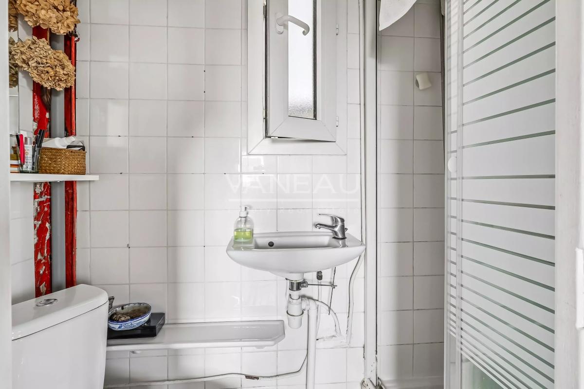 Paris XI - Belleville - Style Loft - Dernier étage - Vue dégagée