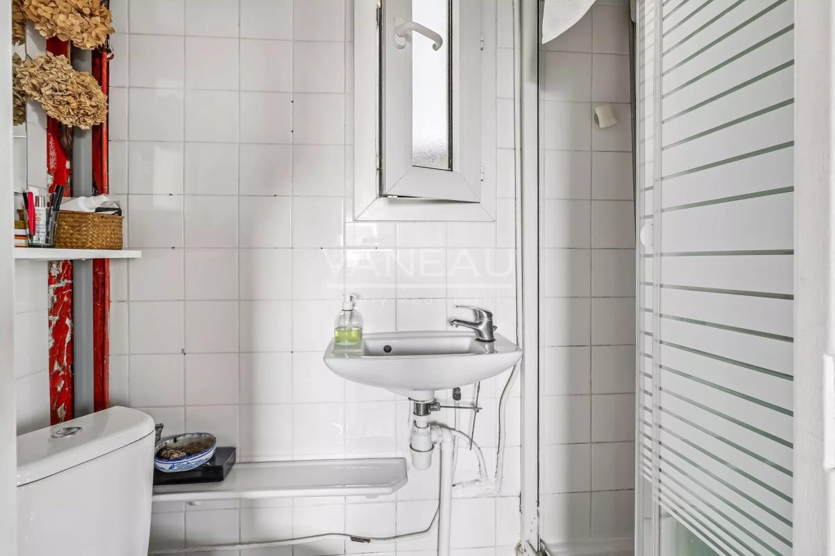 Paris XI - Belleville - Style Loft - Dernier étage - Vue dégagée