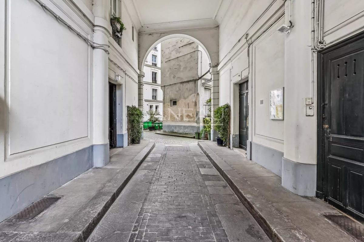 Paris XI - Belleville - Style Loft - Dernier étage - Vue dégagée