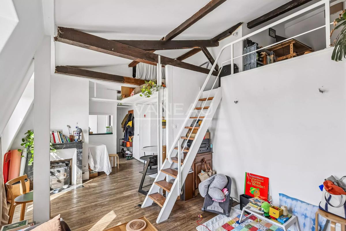 Paris XI - Belleville - Style Loft - Dernier étage - Vue dégagée