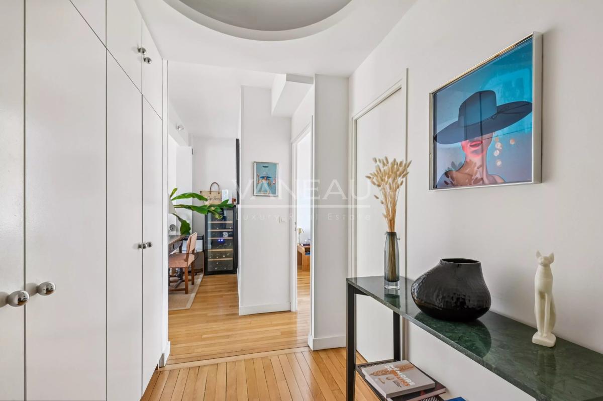 Paris VII - Quai d'Orsay - Dernier étage avec terrasse