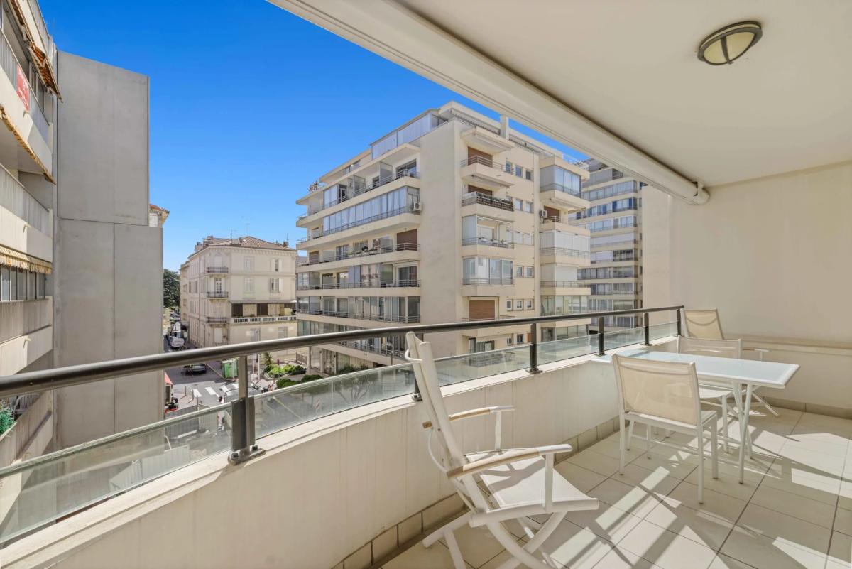 Cannes Banane Appartement 2 pièces dans une résidence récente
