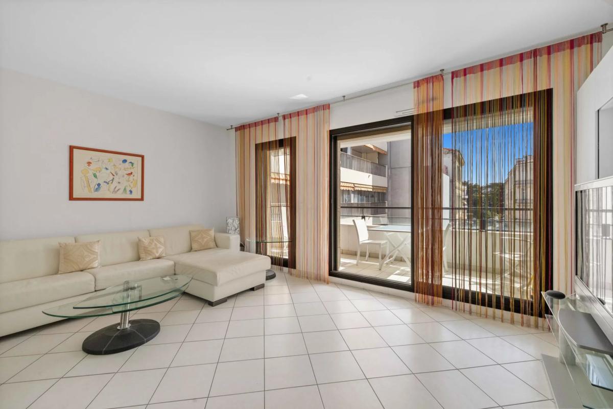 Cannes Banane Appartement 2 pièces dans une résidence récente