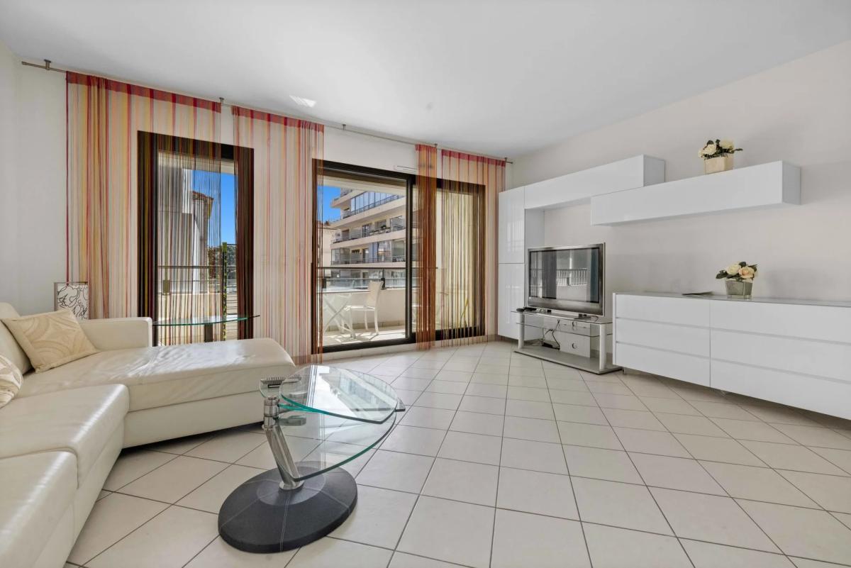 Cannes Banane Appartement 2 pièces dans une résidence récente