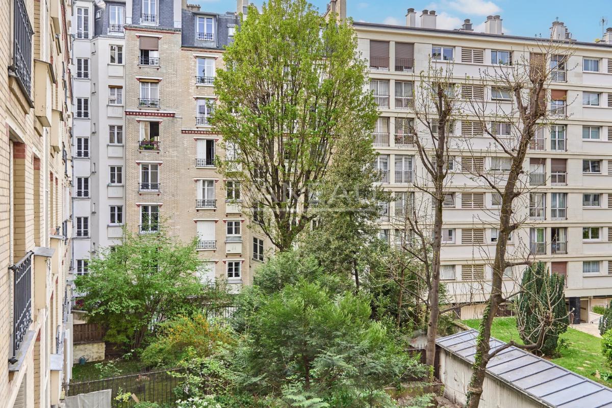 Paris XVe - Convention - Appartement trois pièces