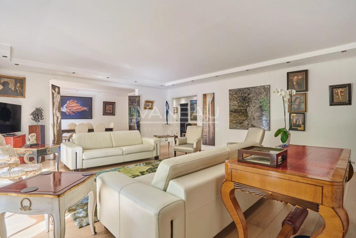 Neuilly-sur-Seine-Hôpital américain-Elégant appartement familial