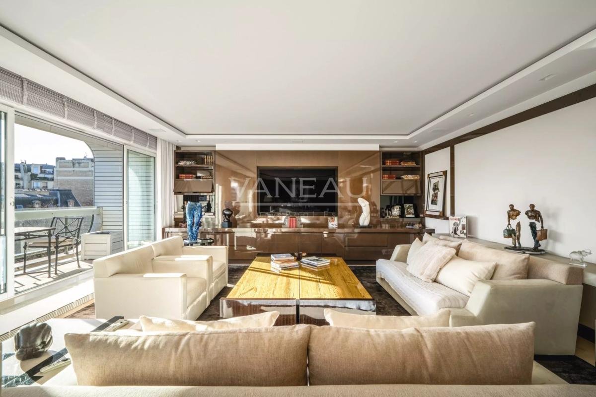 Paris XVIe - Henri Martin - Terrasse vue Tour Eiffel