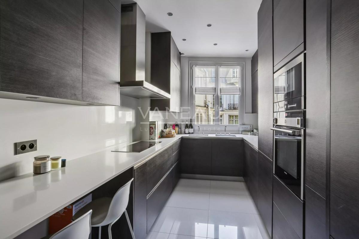 Paris XVIe - Porte Dauphine - Appartement familial entièrement r