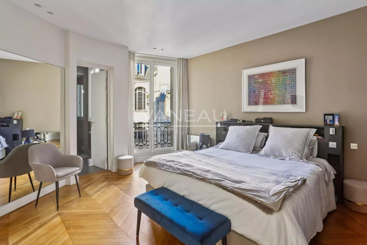 Paris XVIe - Porte Dauphine - Appartement familial entièrement r