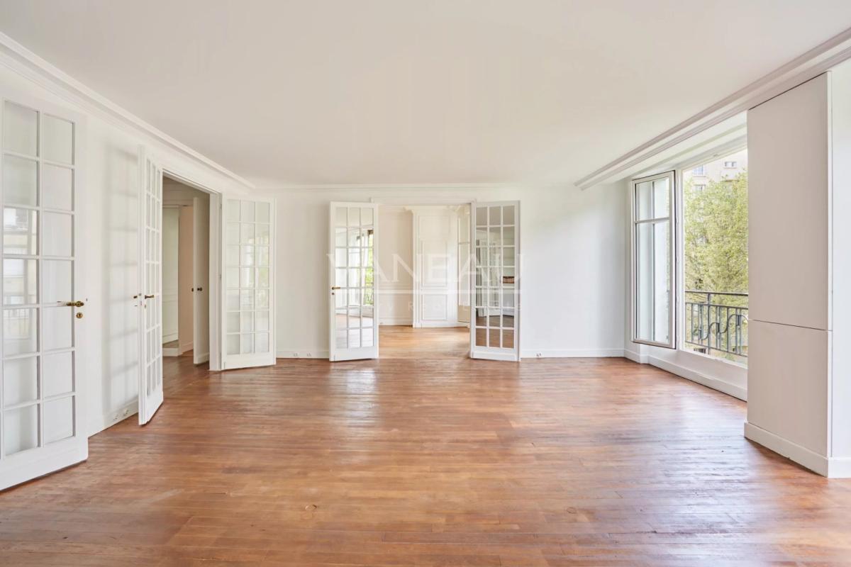 PARIS XVI – MICHEL ANGE-MOLITOR - PARC SAINTE-PERINE