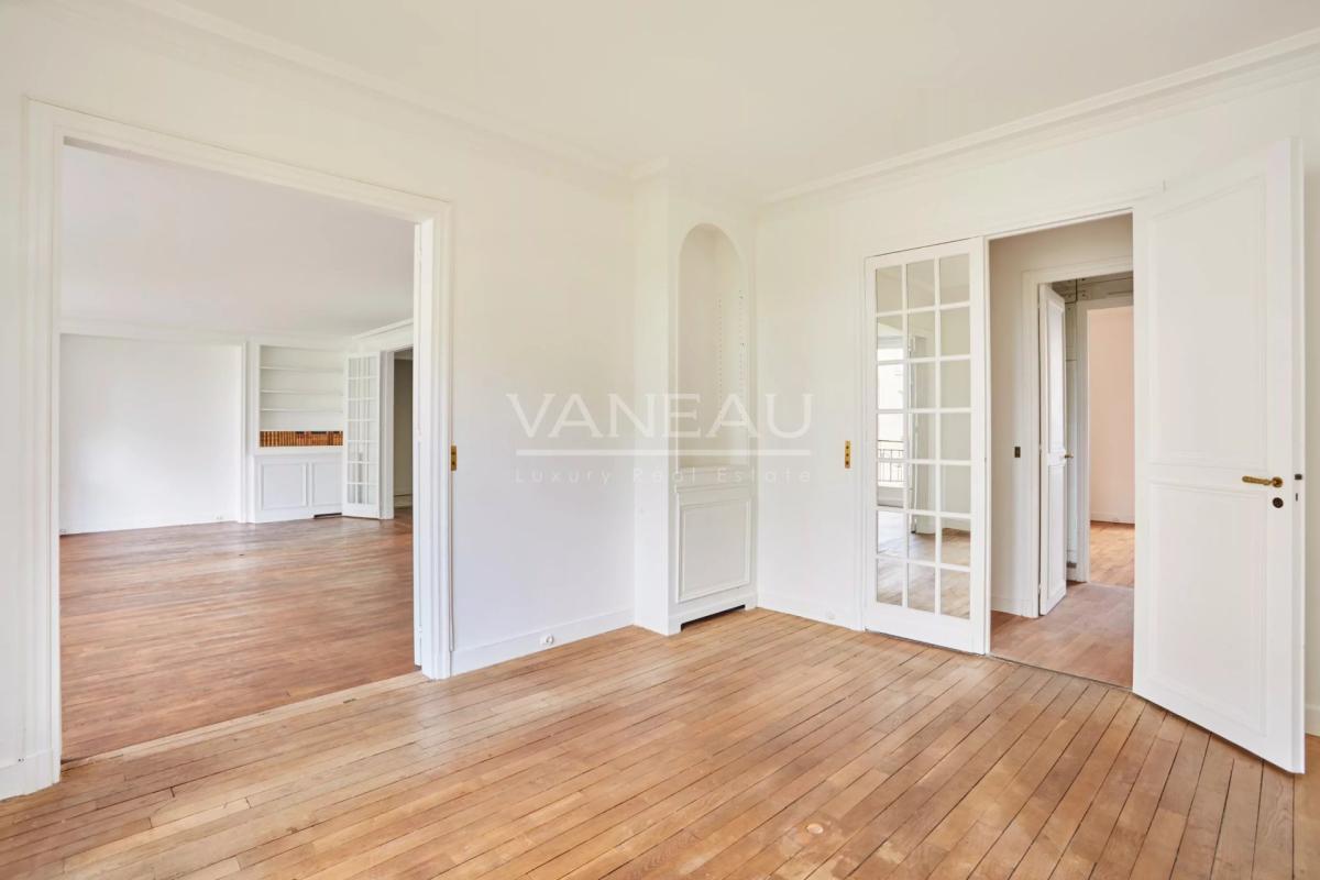 PARIS XVI – MICHEL ANGE-MOLITOR - PARC SAINTE-PERINE