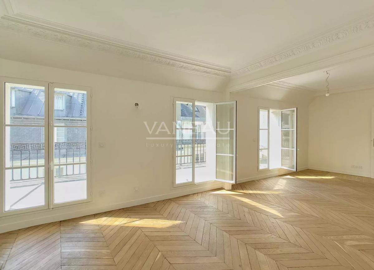 Paris IIe - Montorgueil - Appartement dernier étage avec terrass