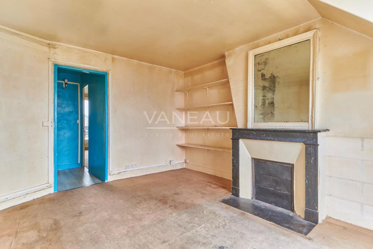 Paris IVe - Saint Paul - Deux pièces dernier étage ascenseur bal