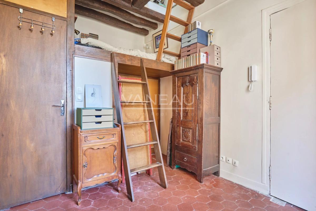 Paris IVe - Place du Marché Sainte-Catherine - Deux pièces lumin