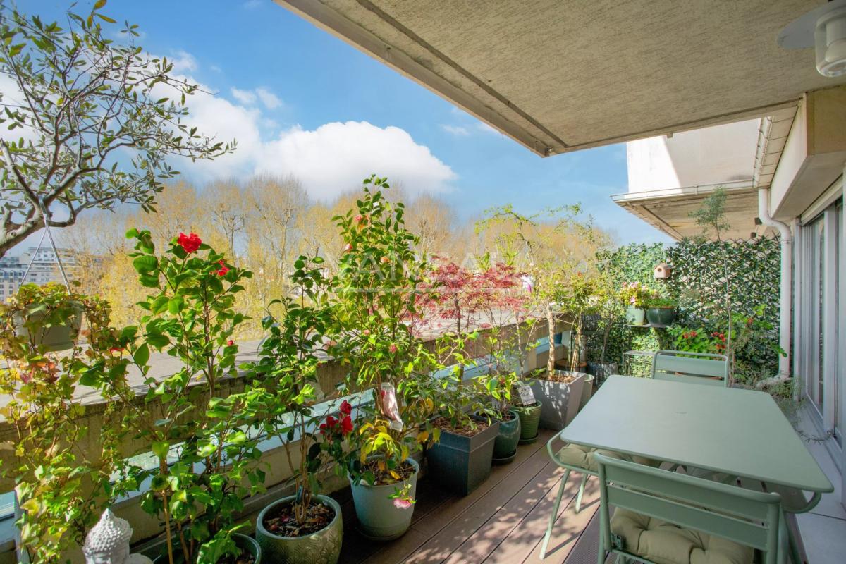 Neuilly - Duplex d’exception - Vue Seine, à proximité des commer