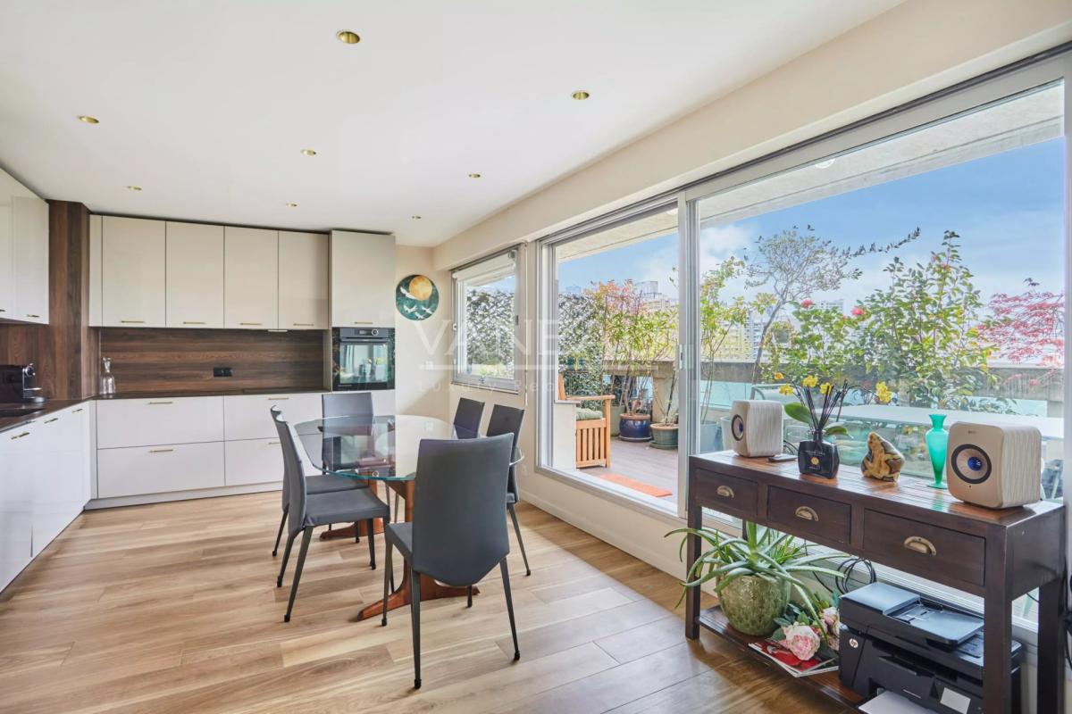 Neuilly - Duplex d’exception - Vue Seine, à proximité des commer