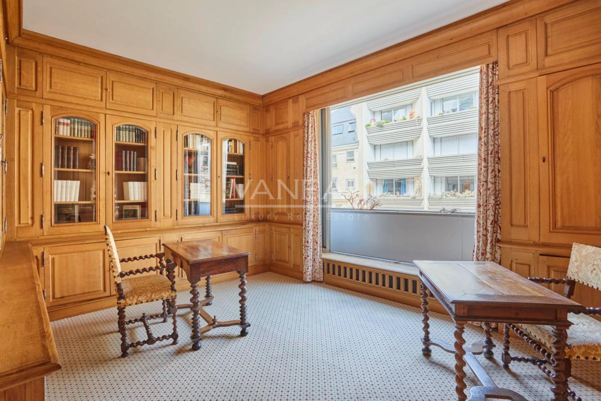 Paris VIIe - Bon Marché