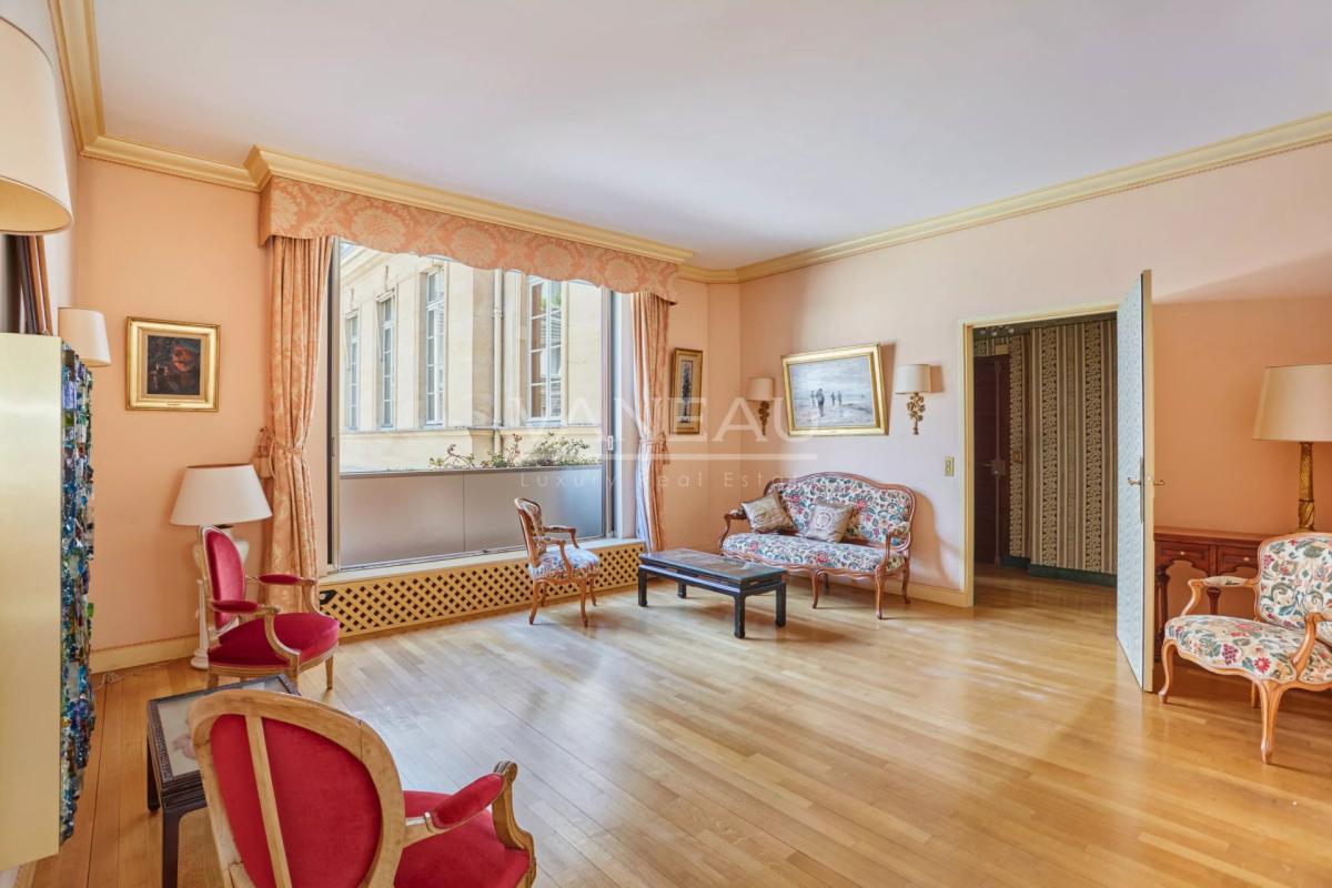 Paris VIIe - Bon Marché