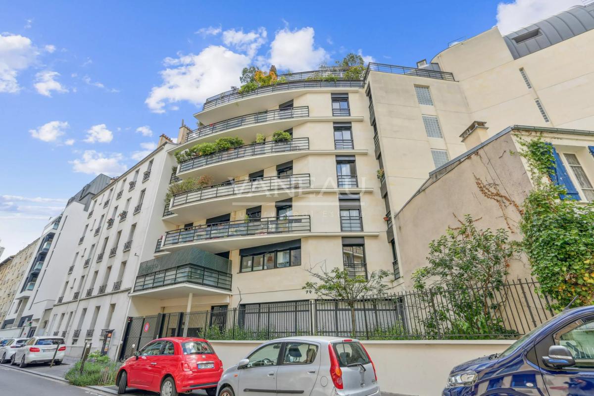 Deux pièces avec balcon exposé sud - immeuble moderne
